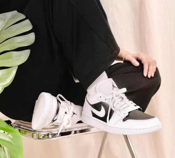 Giày Nike Wmns Air Jordan 1 Low 'Panda' DC0774-100