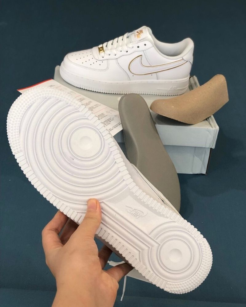 Giày Nike Air Force 1 07 Essential in White and Metallic Gold