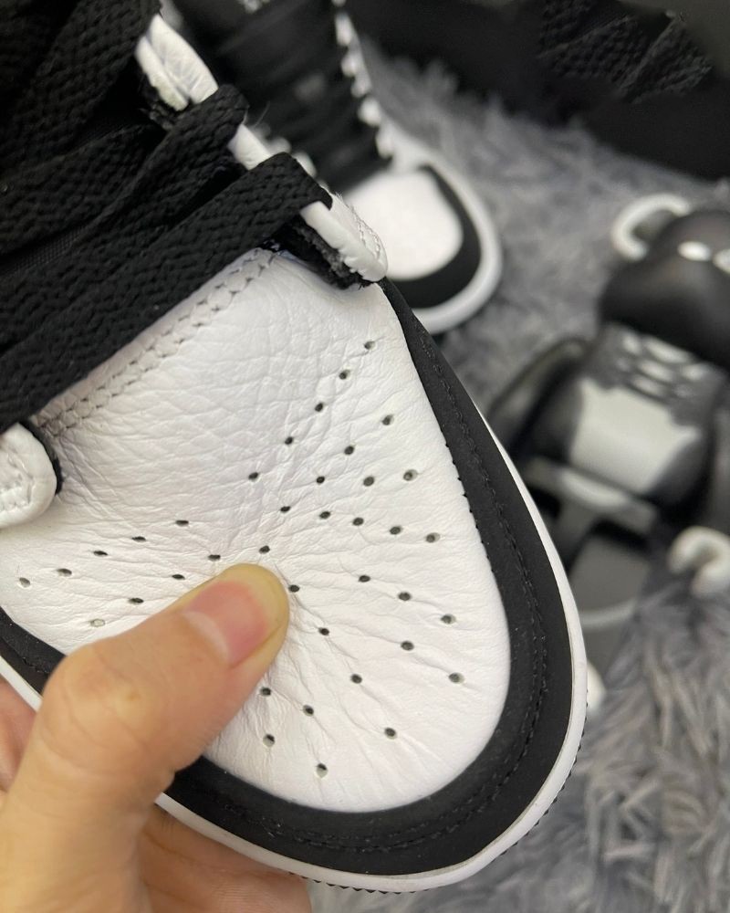 Giày Nike Air Jordan 1 Mid Tuxedo