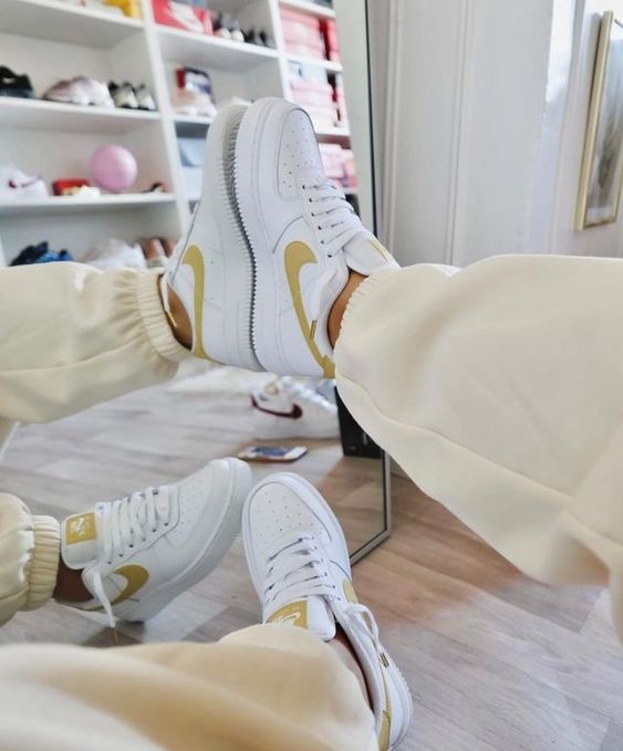 giày Nike Air Force 1 Trắng Viền Gold