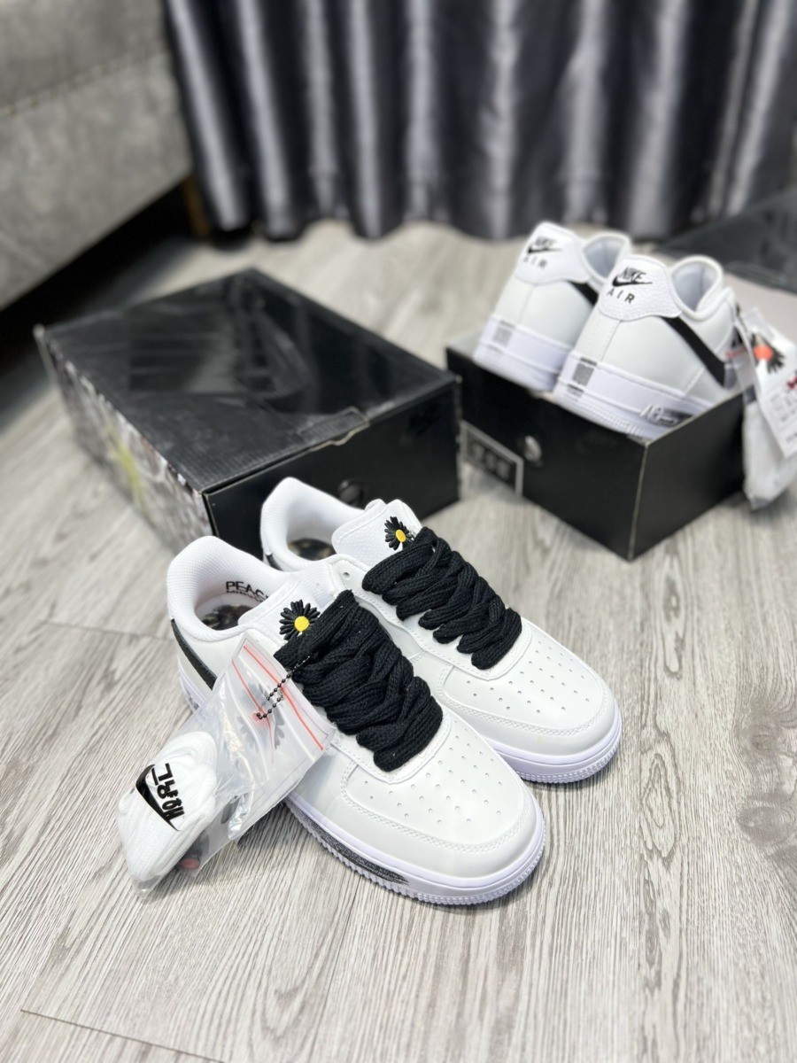 Râm ran chuyện giày G-Dragon x Nike Hoa Cúc không bong lớp sơn đen: Các bạn  trẻ sành giày 
