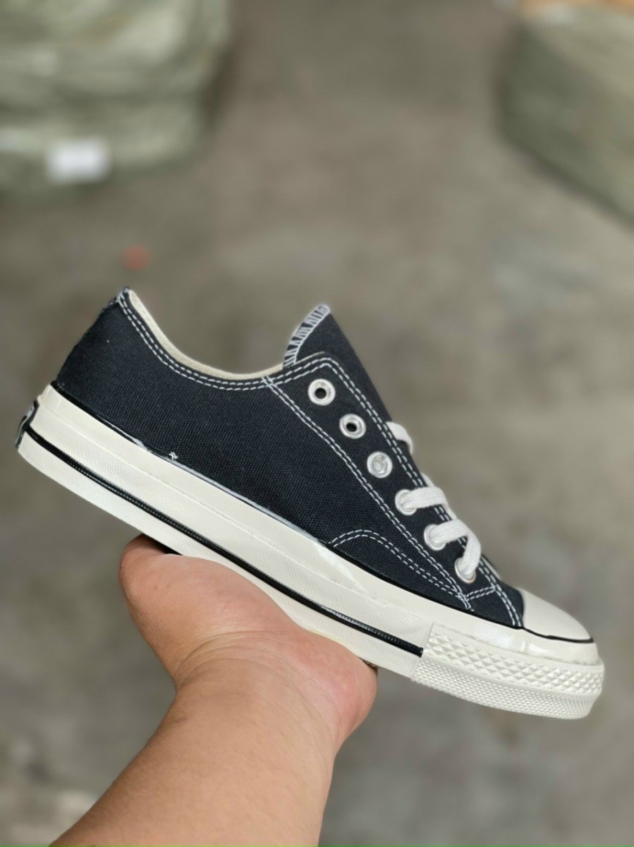 Giày Convesre Cổ Cao Và Thấp Đen