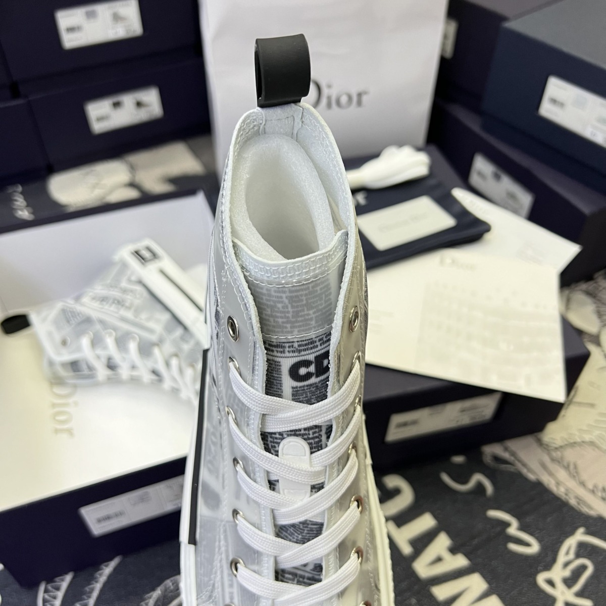 converse dior giá