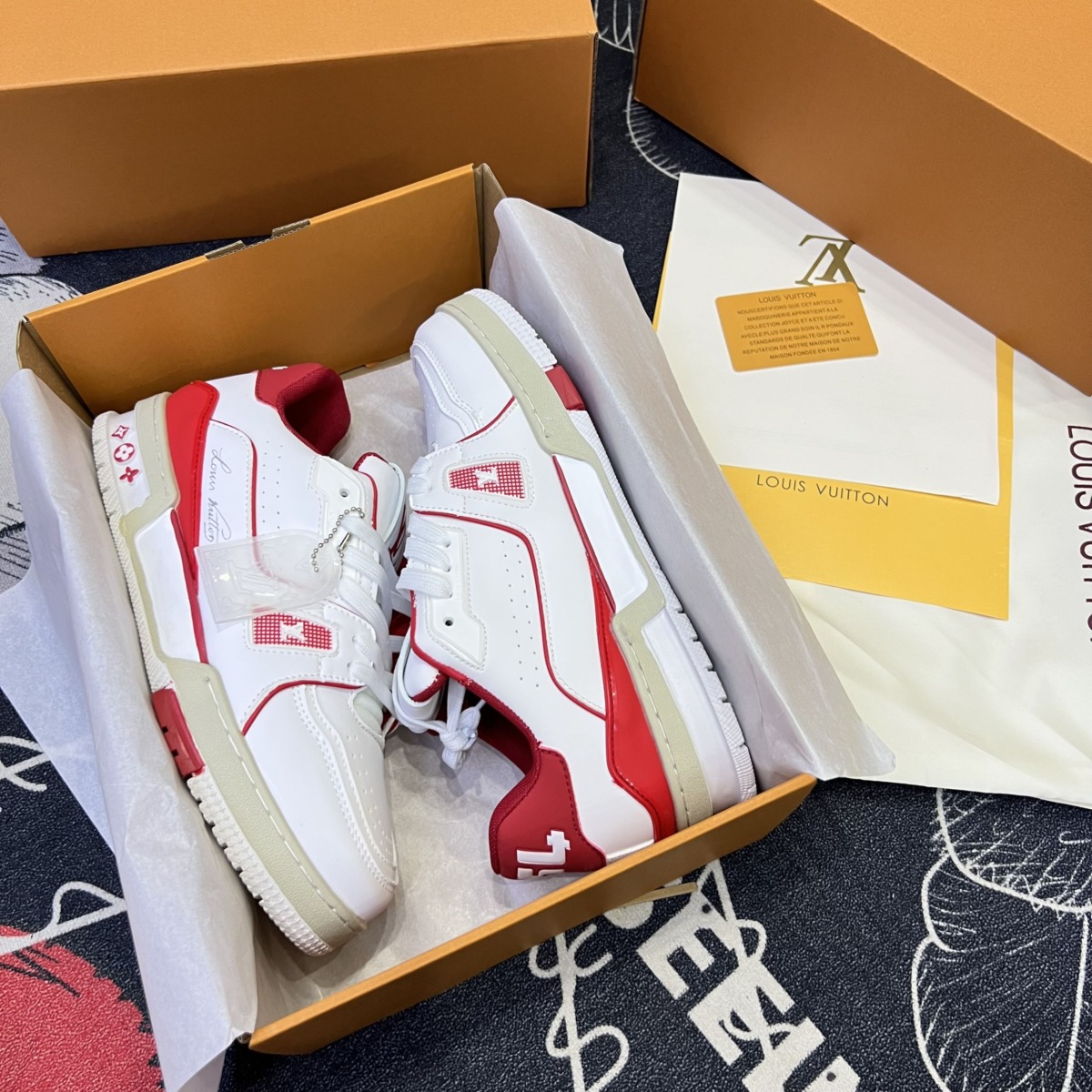 Giày Louis Vuitton LV Trainer 23 White Red Like Auth