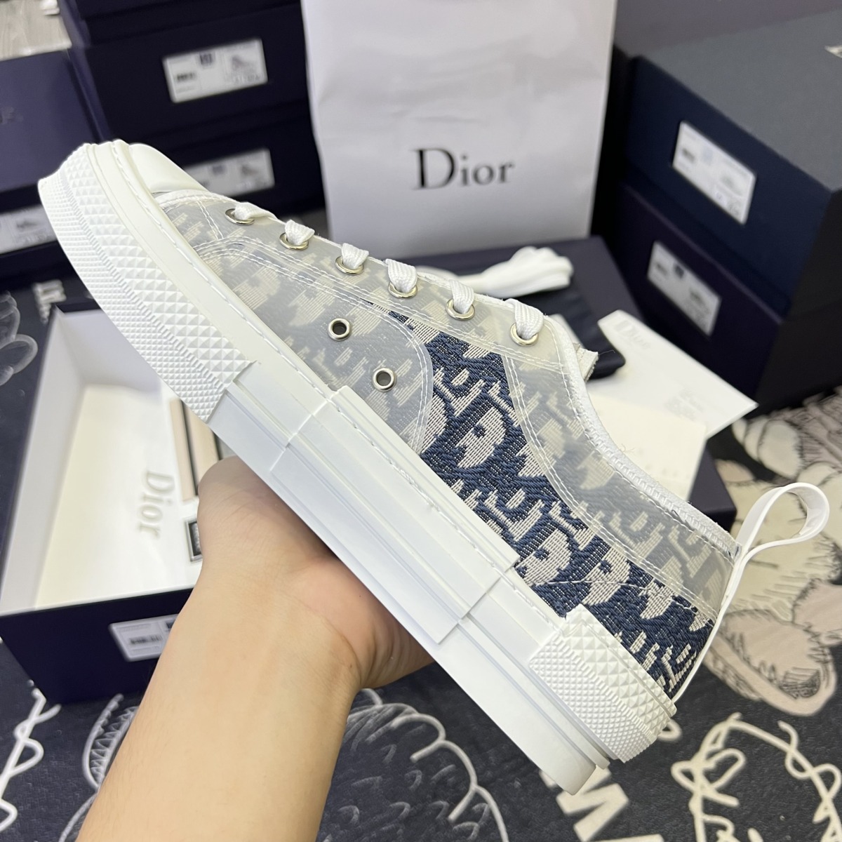Giày Dior Low Vẩy Xanh Like Auth