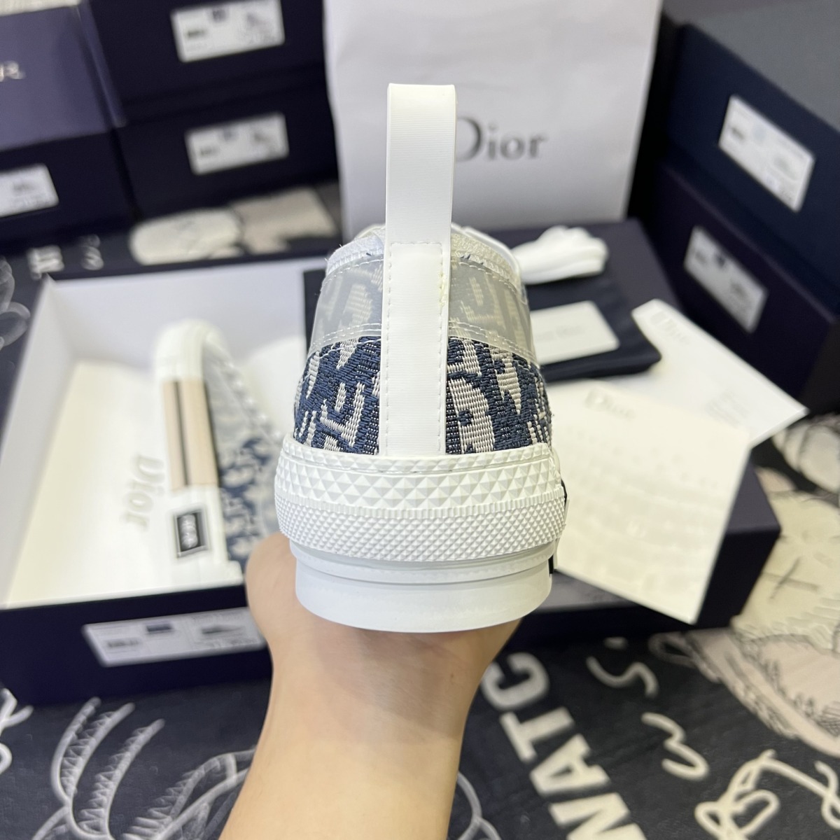 Giày Dior Low Vẩy Xanh Like Auth