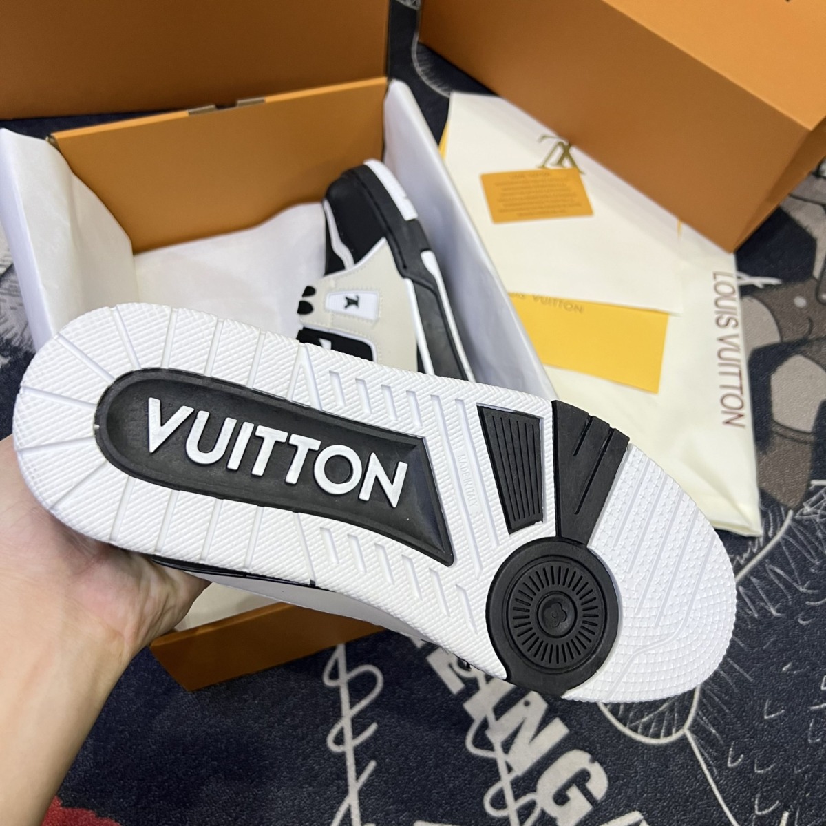 Giày Louis Vuitton LV Trainer 23 Black Like Auth 7 scaled