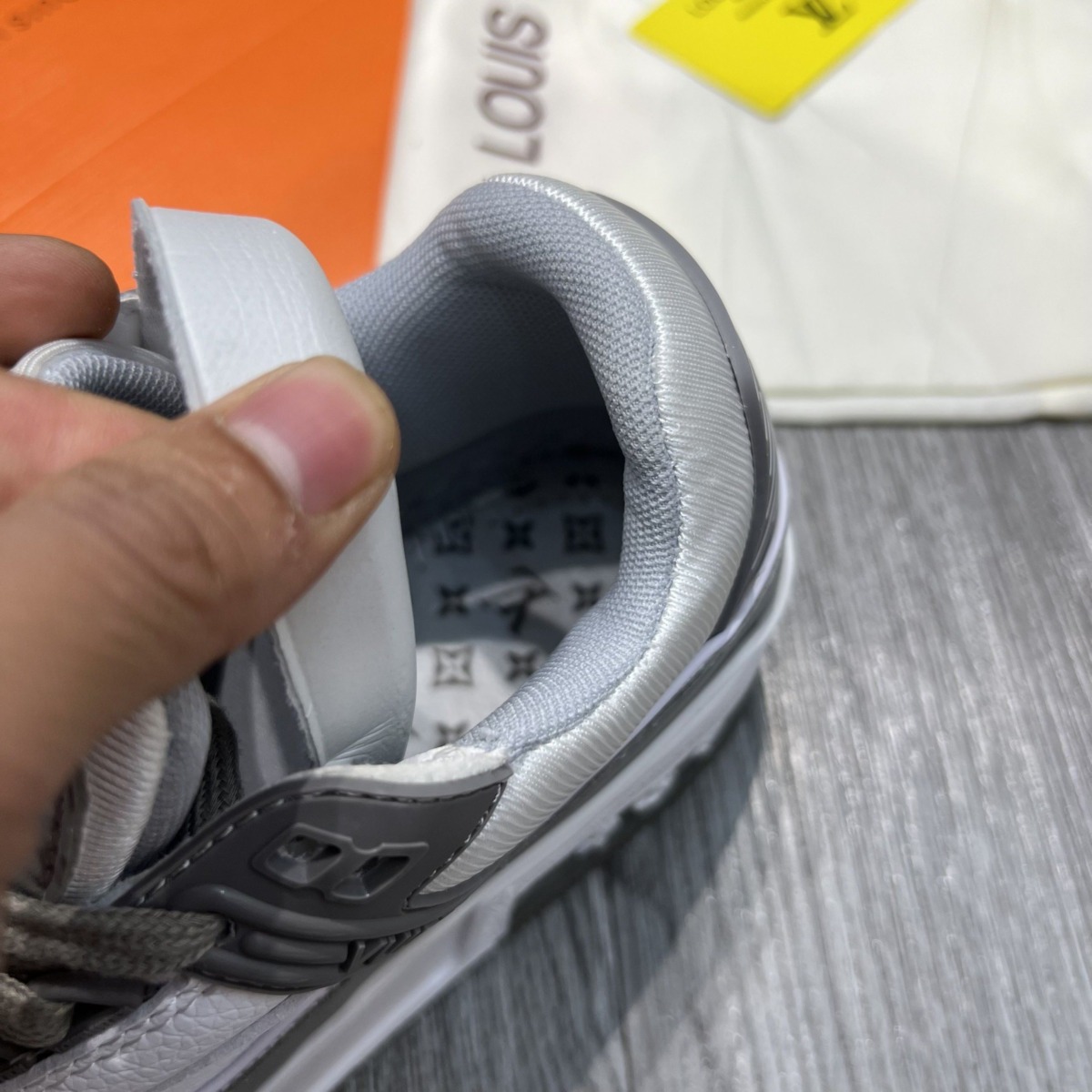Giày Louis Vuitton LV Trainer Sneaker Grey Siêu Cấp 1 scaled