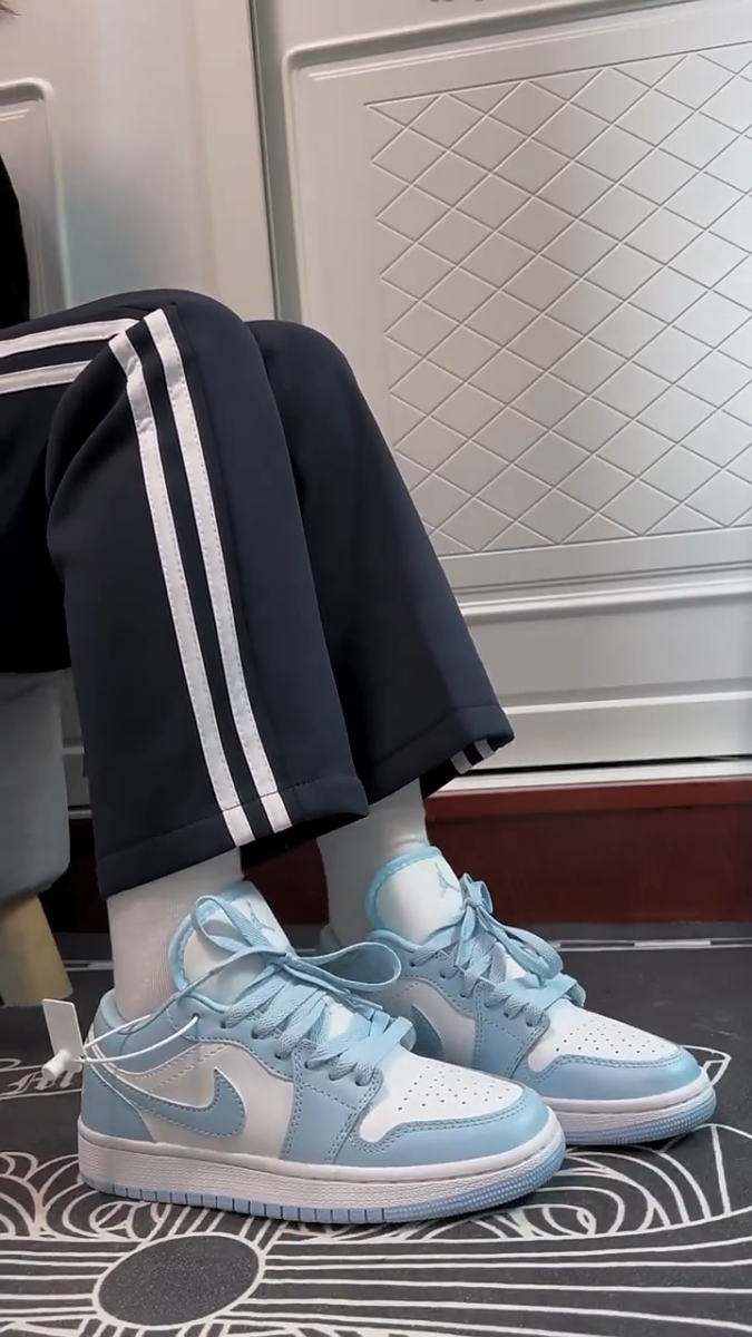 Giày Nike Air Jordan 1 Low ‘Aluminum’ Ice Blue Like Auth