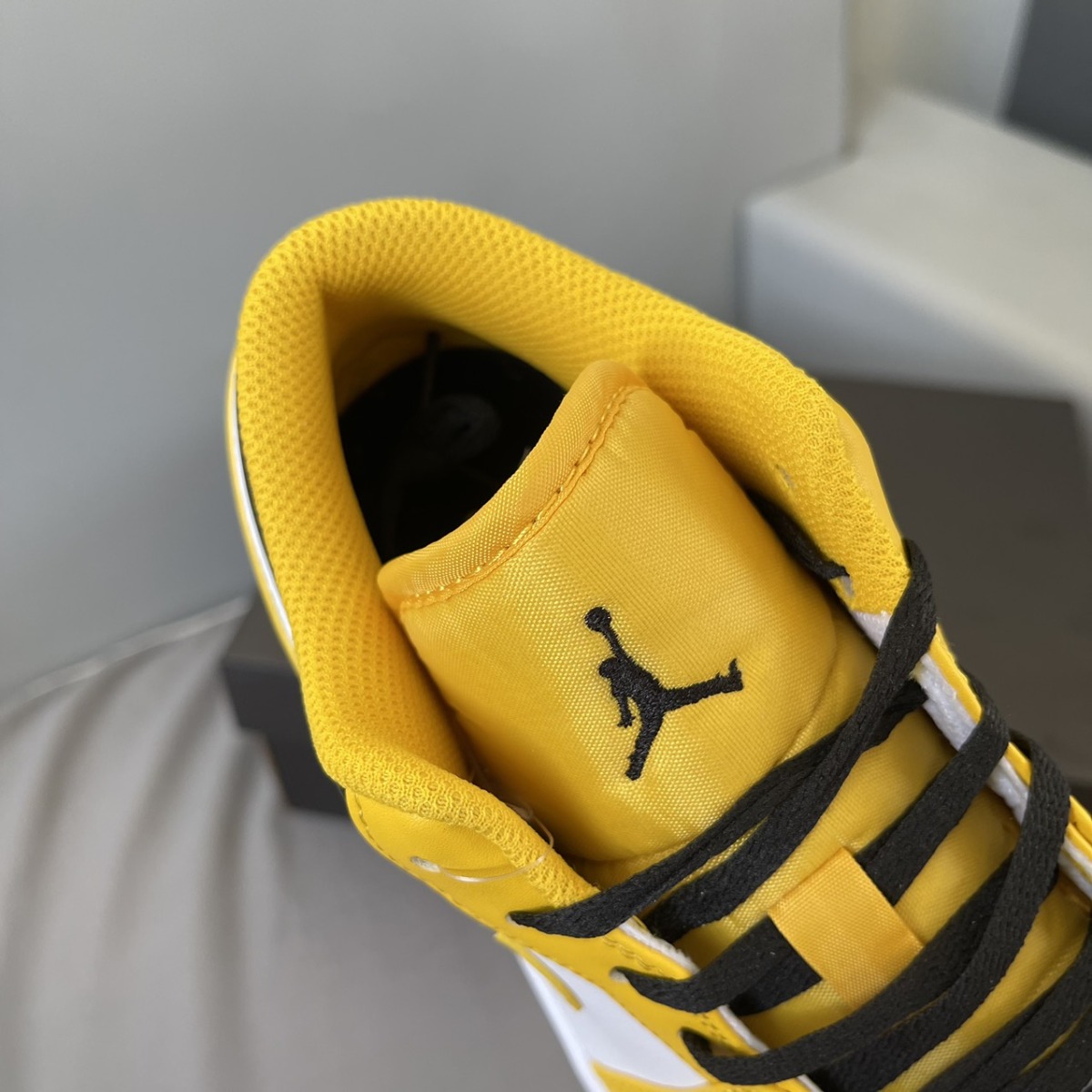 Giày Nike Air Jordan 1 Low GS ‘University Gold’ – Jd1 Low Taxi Like Auth