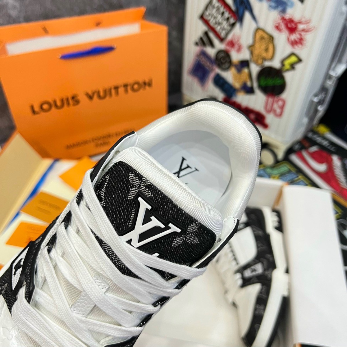 Giày Louis Vuitton LV Trainer Monogram Black Auth Tuồng