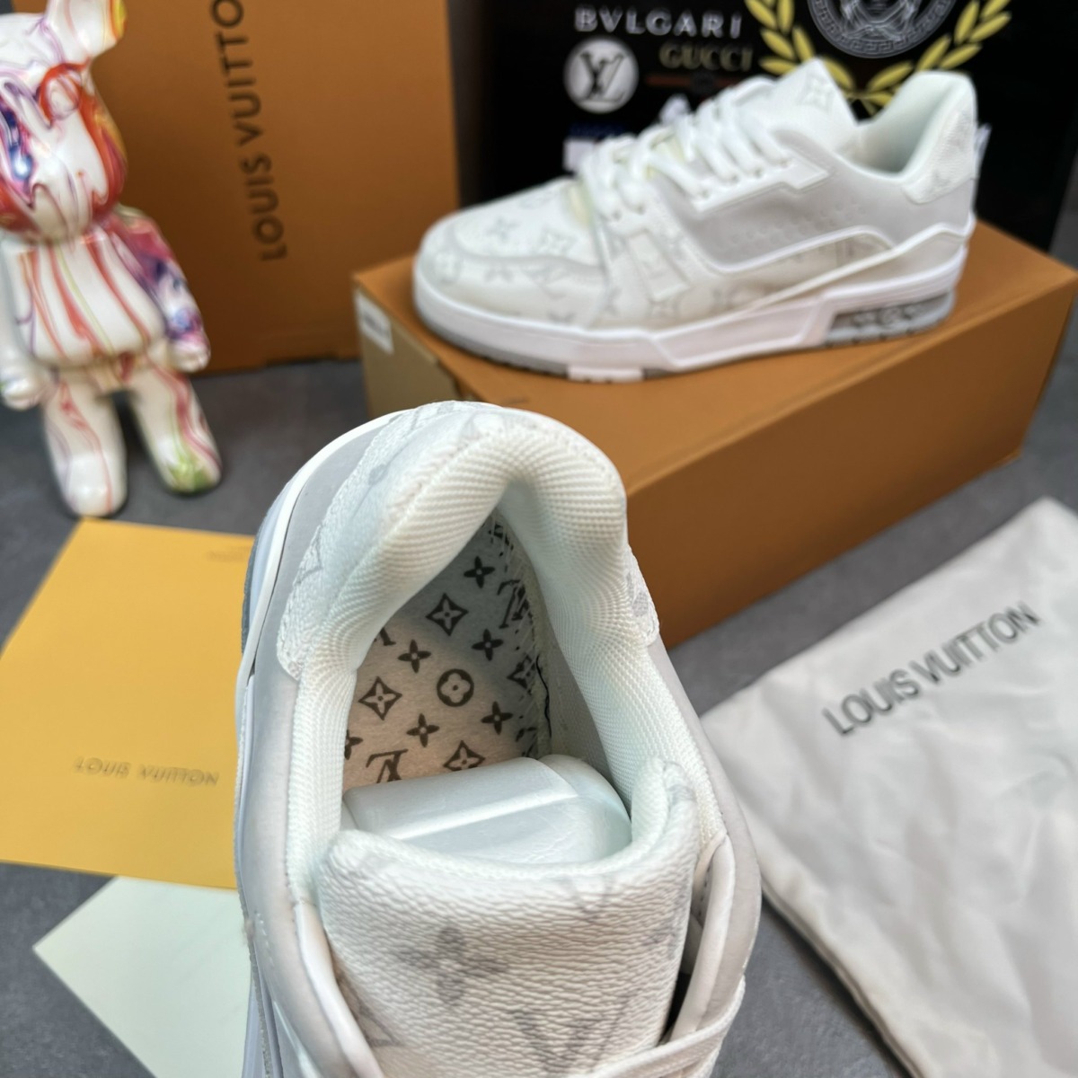 Giày LV Trainer White Grey Cao Cấp
