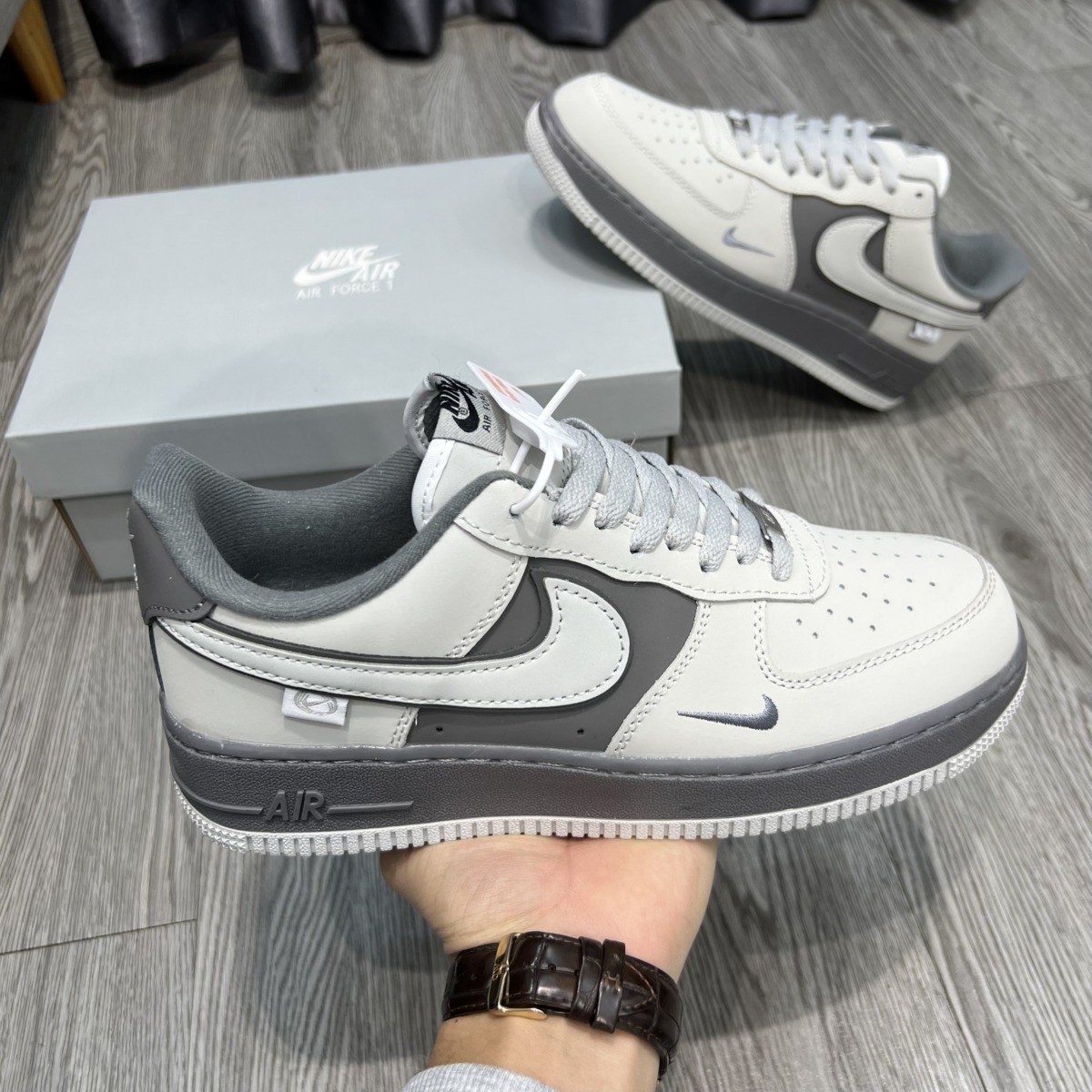 Giày Nike Air Force 1 07 Low Dark Grey Metallic Gold