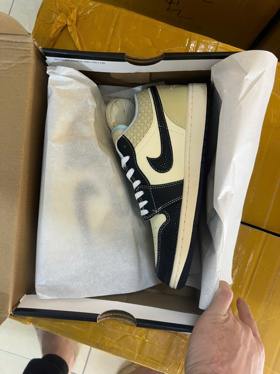 Giày Nike Air Jordan 1 Low SE Coconut Milk Black Like Auth